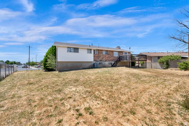 1453 S VALHALLA DR, Clearfield, UT 84015