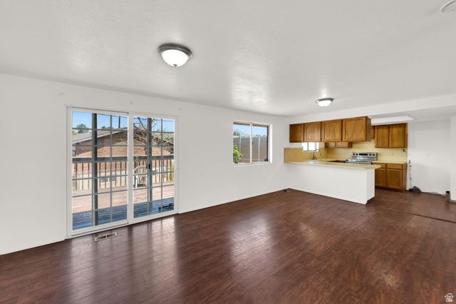 1453 S VALHALLA DR, Clearfield, UT 84015