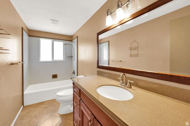 1453 S VALHALLA DR, Clearfield, UT 84015