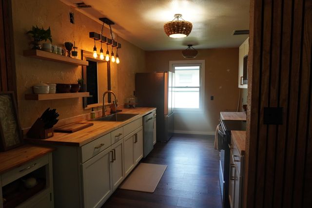 1643 S South Avenue, Springfield, MO 65807