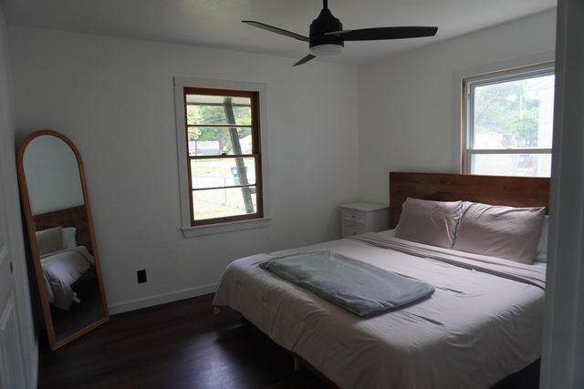 1643 S South Avenue, Springfield, MO 65807