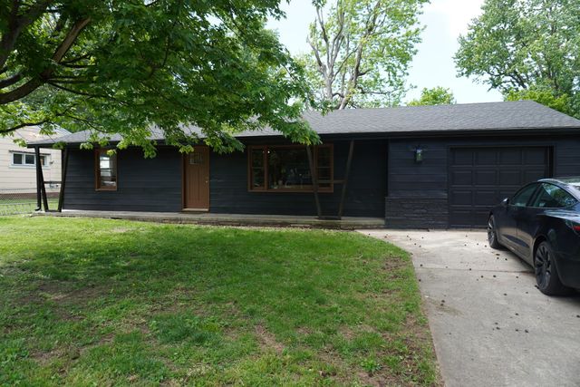 1643 S South Avenue, Springfield, MO 65807