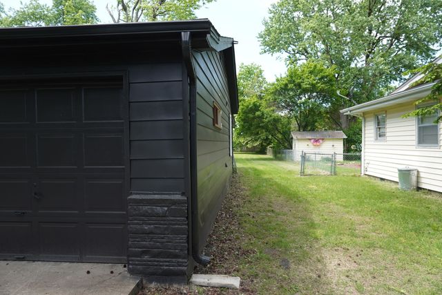 1643 S South Avenue, Springfield, MO 65807