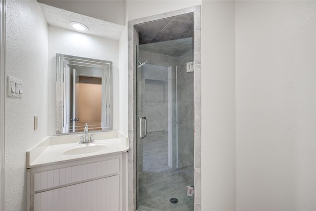 2733 Saint George Place, Arlington, TX 76015