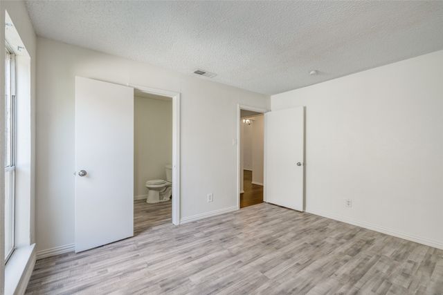 2733 Saint George Place, Arlington, TX 76015