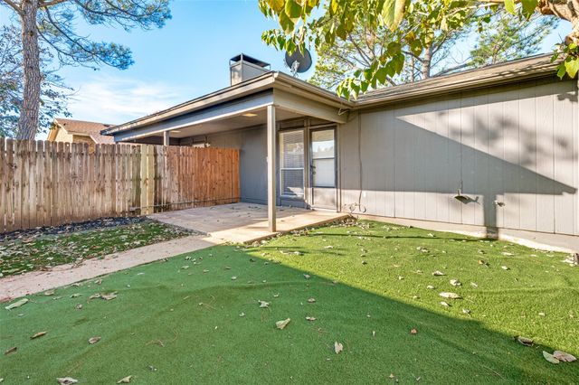 2733 Saint George Place, Arlington, TX 76015