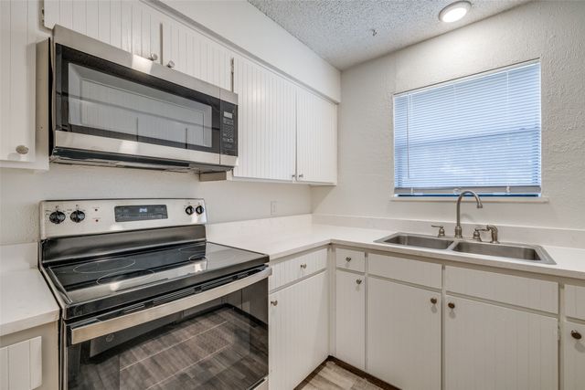 2733 Saint George Place, Arlington, TX 76015