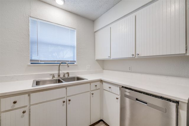 2733 Saint George Place, Arlington, TX 76015