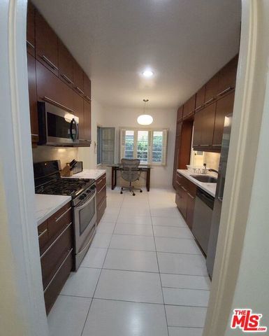 137 N Sycamore Avenue 2, Los Angeles, CA 90036