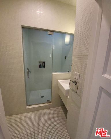 137 N Sycamore Avenue 2, Los Angeles, CA 90036