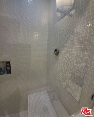 137 N Sycamore Avenue 2, Los Angeles, CA 90036