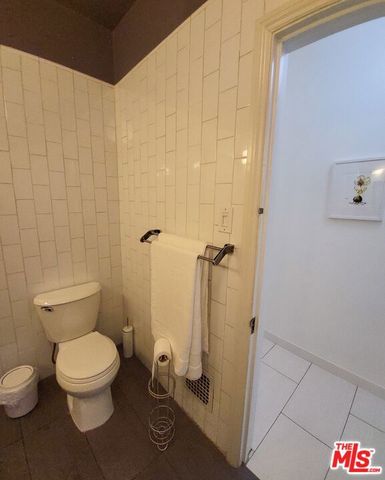 137 N Sycamore Avenue 2, Los Angeles, CA 90036