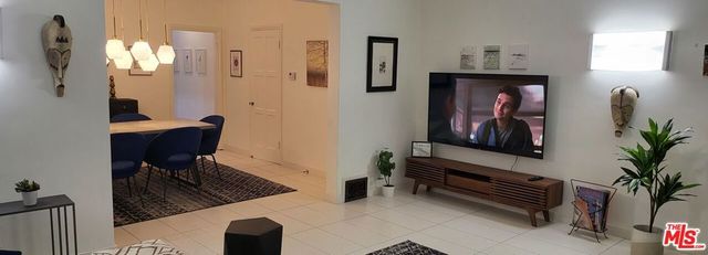 137 N Sycamore Avenue 2, Los Angeles, CA 90036