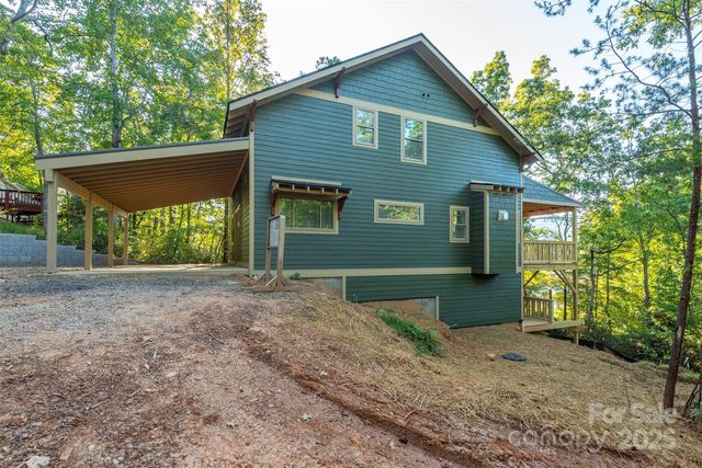 105 Bartram Way, Black Mountain, NC 28711