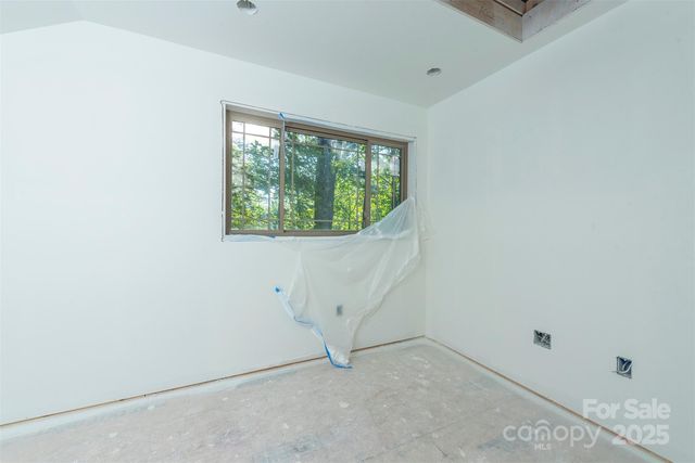 105 Bartram Way, Black Mountain, NC 28711