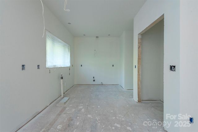 105 Bartram Way, Black Mountain, NC 28711