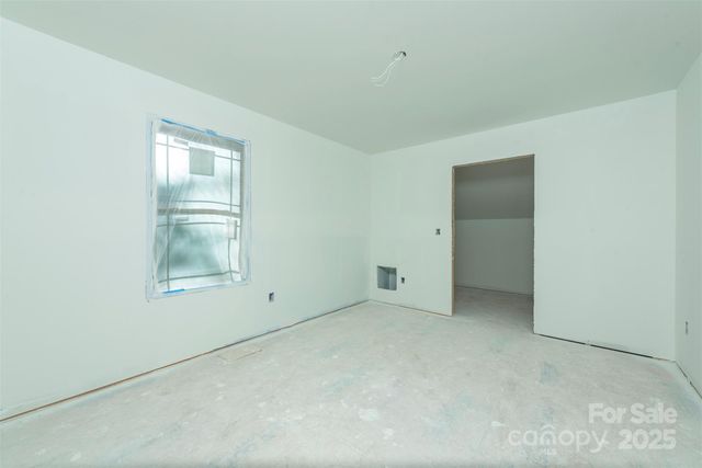 105 Bartram Way, Black Mountain, NC 28711