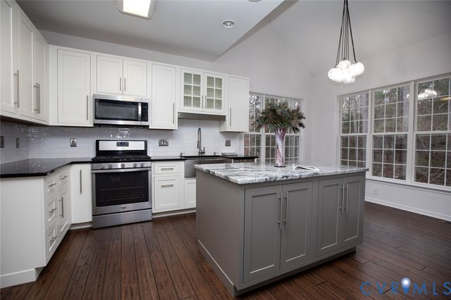 107 Cabells Ct, Farmville, VA 23901