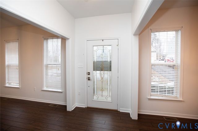 107 Cabells Ct, Farmville, VA 23901