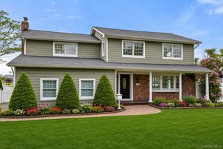 154 Sunset Drive, Sayville, NY 11782