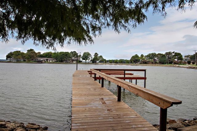 198 Lake Drive, Enchanted Oaks, TX 75156