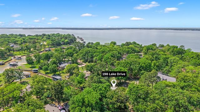 198 Lake Drive, Enchanted Oaks, TX 75156