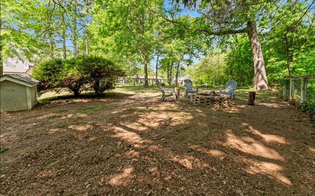 198 Lake Drive, Enchanted Oaks, TX 75156