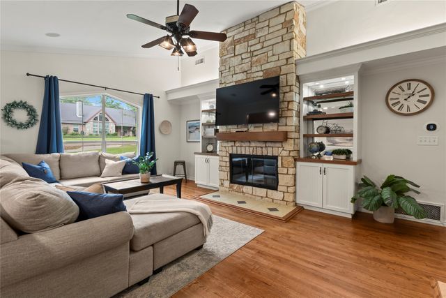 198 Lake Drive, Enchanted Oaks, TX 75156