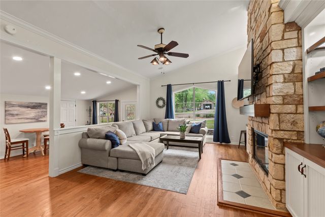 198 Lake Drive, Enchanted Oaks, TX 75156
