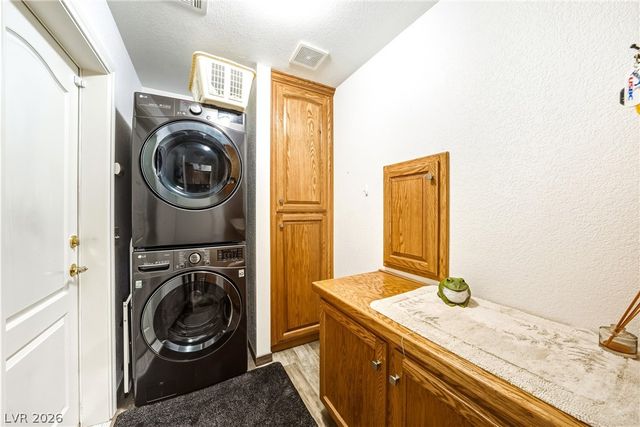 2060 Red Rock Drive, Pahrump, NV 89048