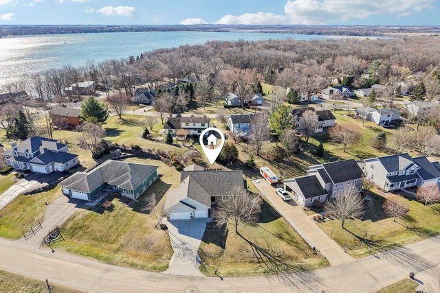 W8199 Bridle Path, Lake Mills, WI 53551