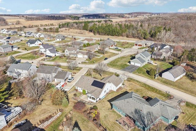 W8199 Bridle Path, Lake Mills, WI 53551