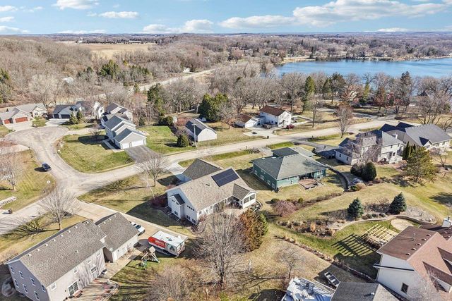 W8199 Bridle Path, Lake Mills, WI 53551