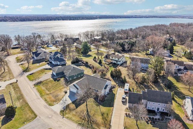 W8199 Bridle Path, Lake Mills, WI 53551