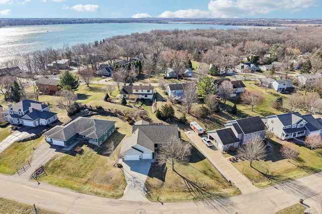 W8199 Bridle Path, Lake Mills, WI 53551