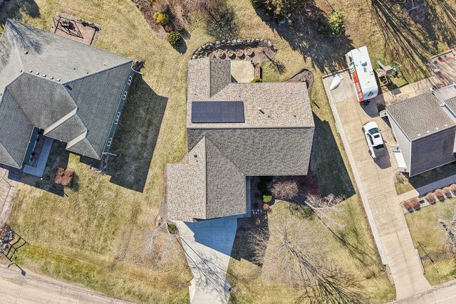 W8199 Bridle Path, Lake Mills, WI 53551