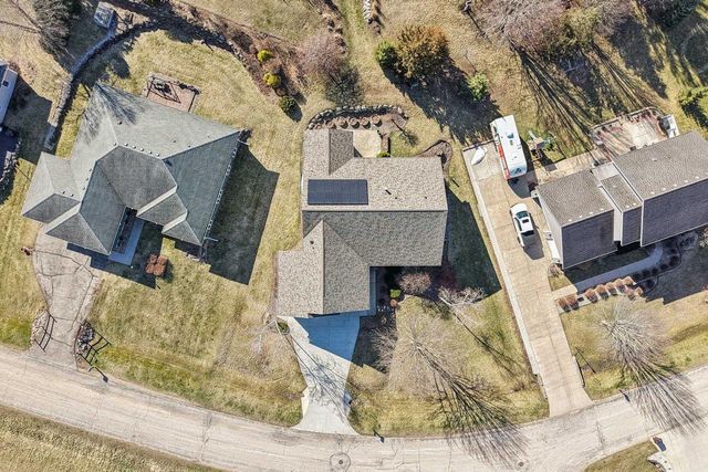 W8199 Bridle Path, Lake Mills, WI 53551