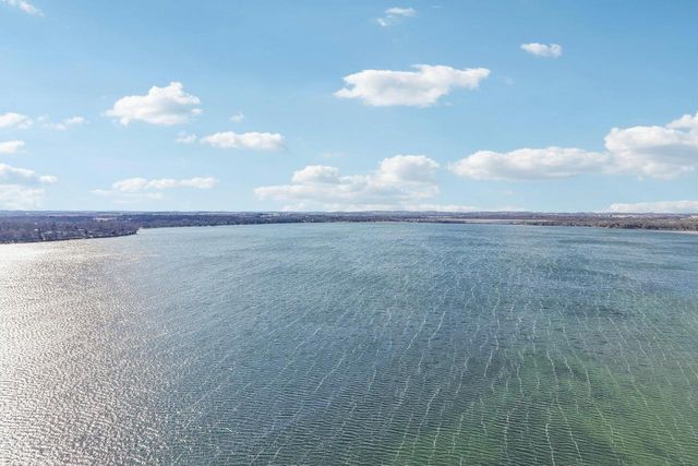 W8199 Bridle Path, Lake Mills, WI 53551