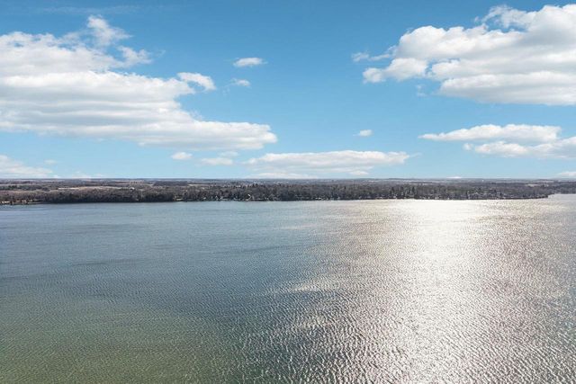 W8199 Bridle Path, Lake Mills, WI 53551