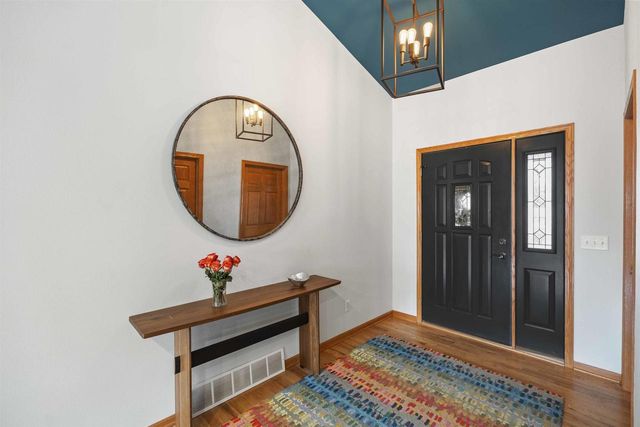 W8199 Bridle Path, Lake Mills, WI 53551