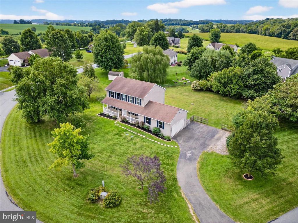 101 RAILWAY DR, Kirkwood, PA 17536