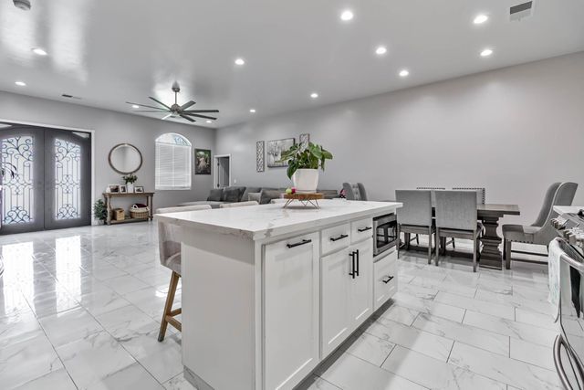 1435 N Valentine Avenue, Fresno, CA 93722