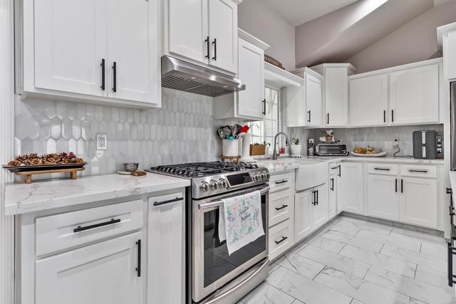 1435 N Valentine Avenue, Fresno, CA 93722