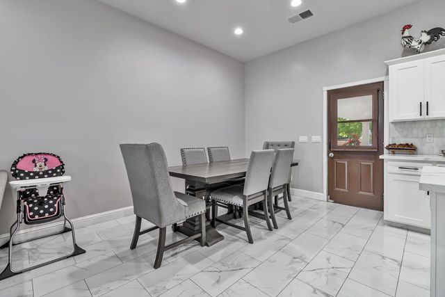 1435 N Valentine Avenue, Fresno, CA 93722