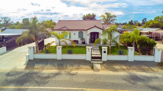1435 N Valentine Avenue, Fresno, CA 93722