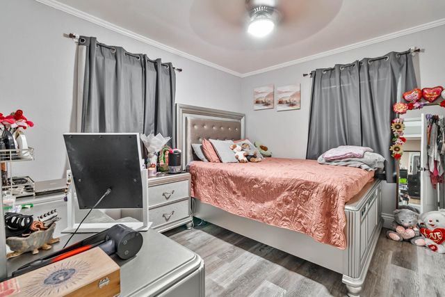 1435 N Valentine Avenue, Fresno, CA 93722