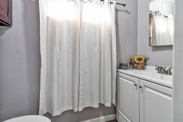 1435 N Valentine Avenue, Fresno, CA 93722