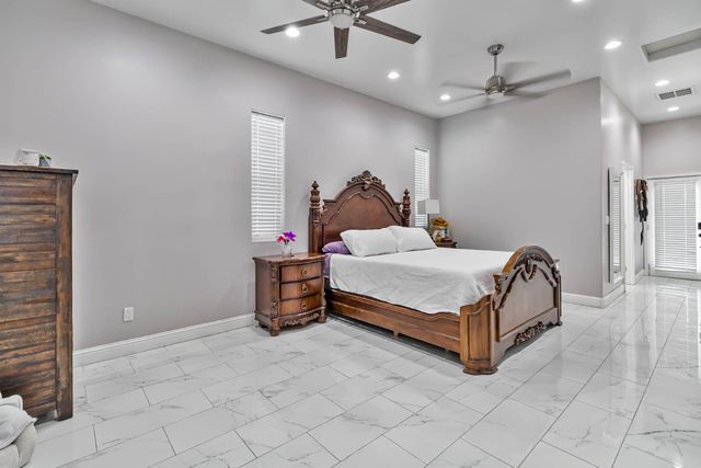 1435 N Valentine Avenue, Fresno, CA 93722