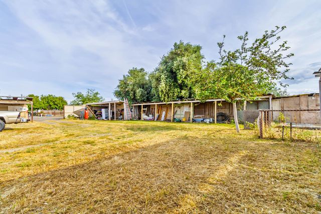 1435 N Valentine Avenue, Fresno, CA 93722