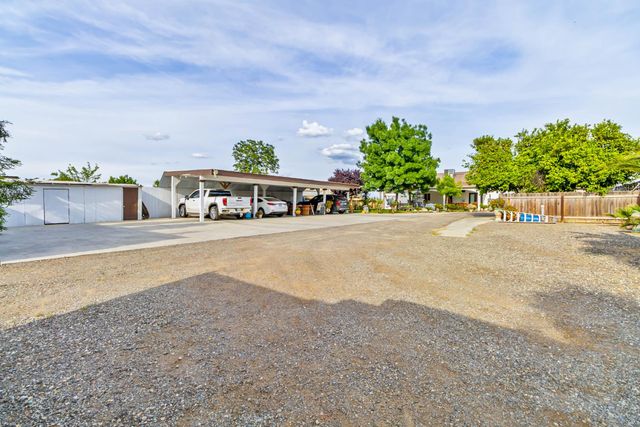 1435 N Valentine Avenue, Fresno, CA 93722